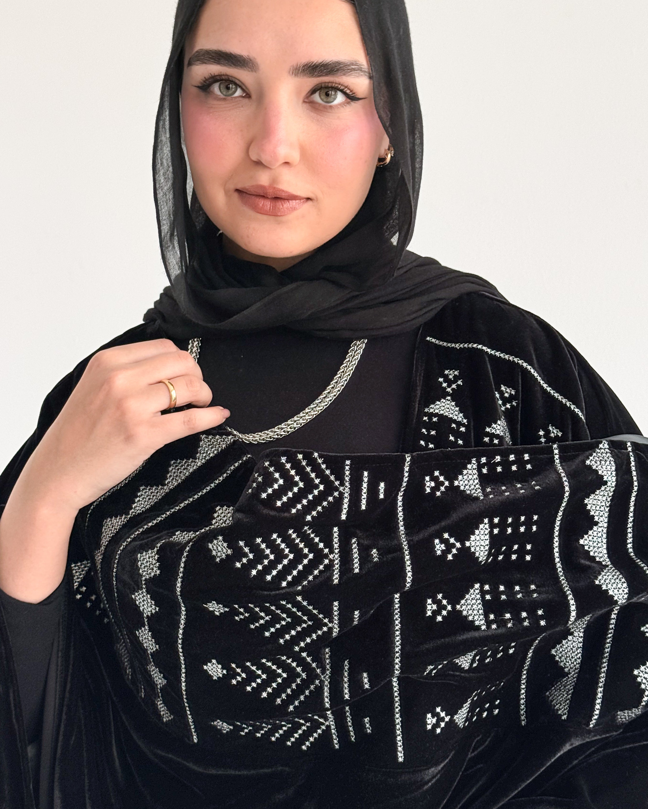 Velvet embroidery cardigan