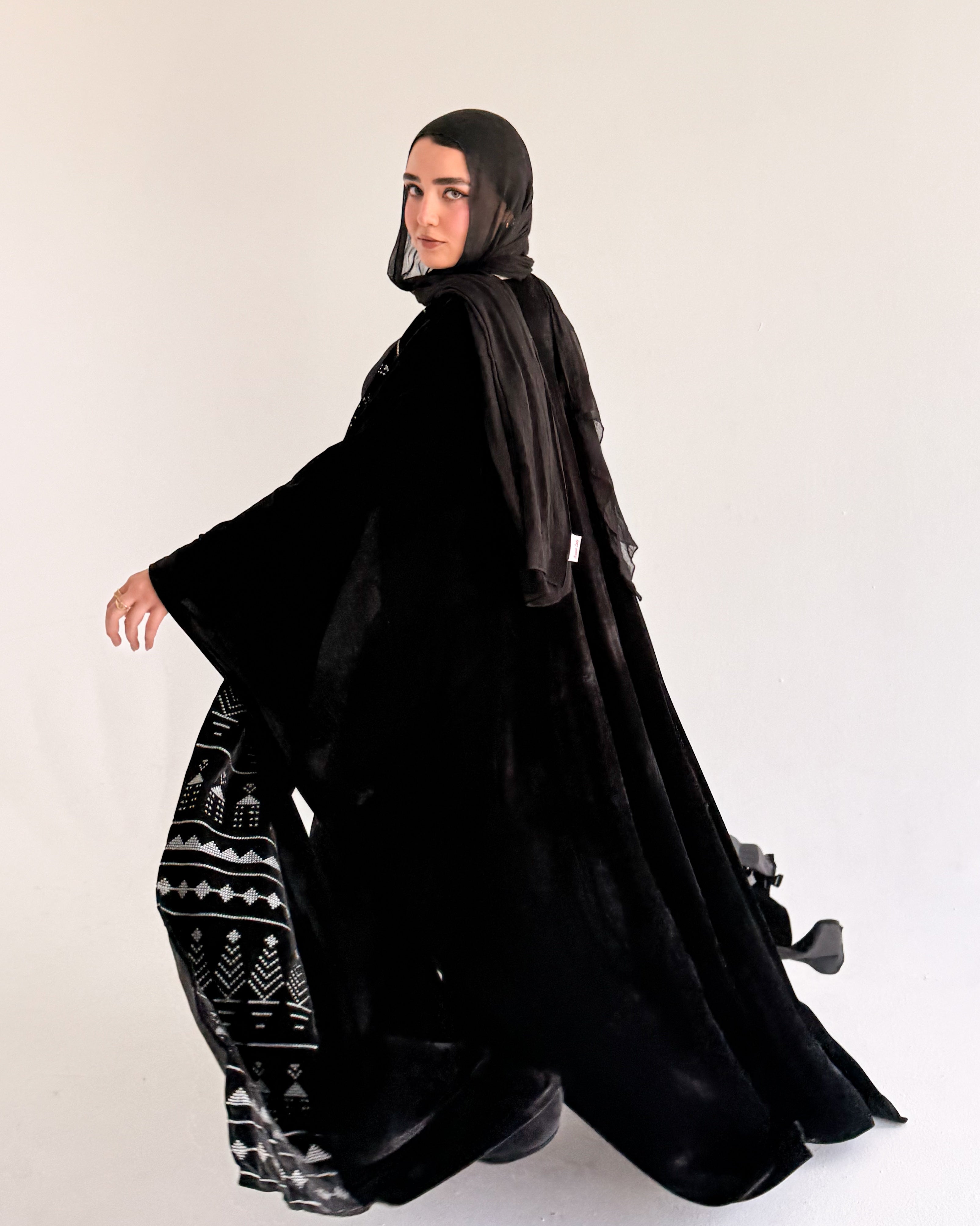 Velvet embroidery cardigan