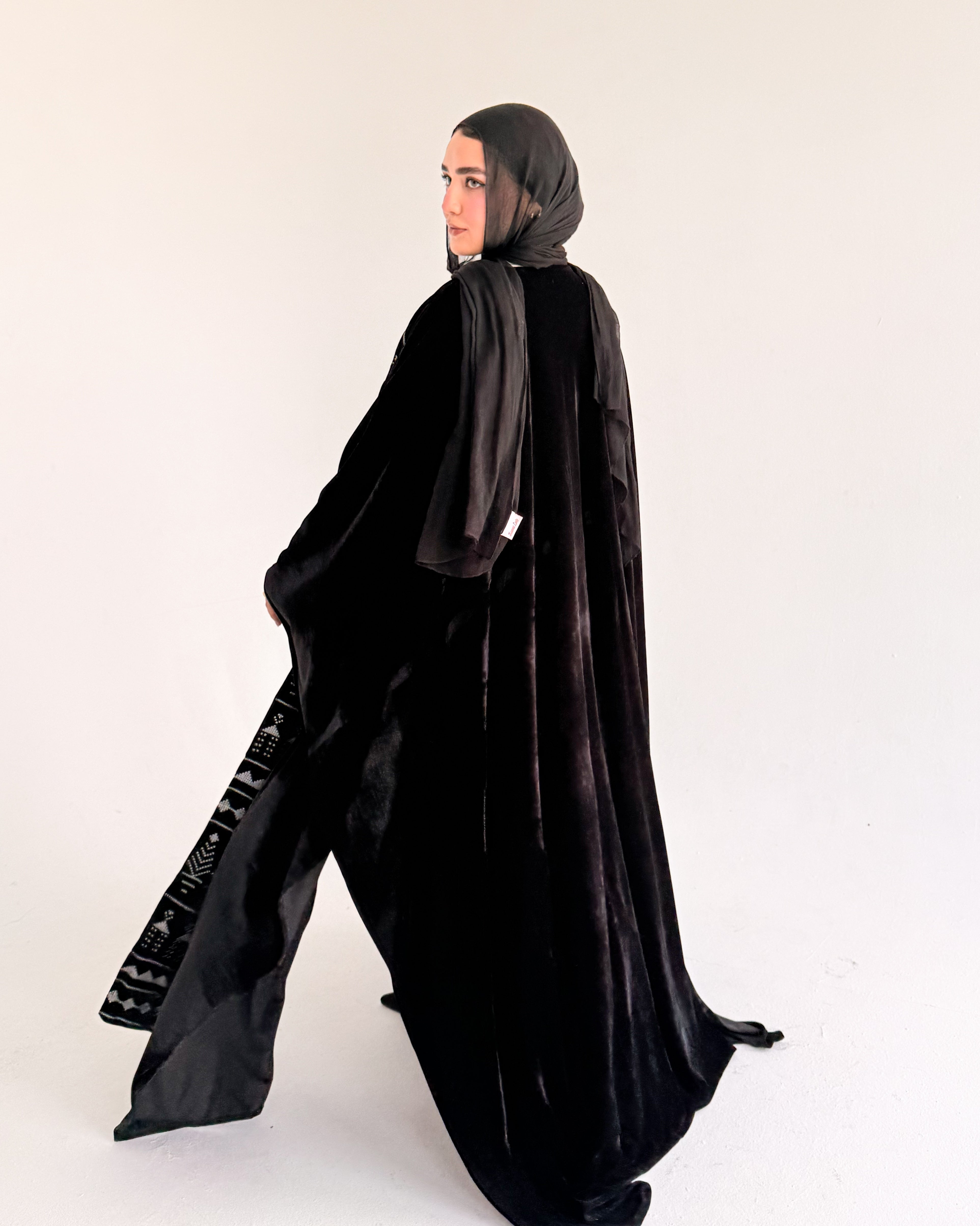 Velvet embroidery cardigan